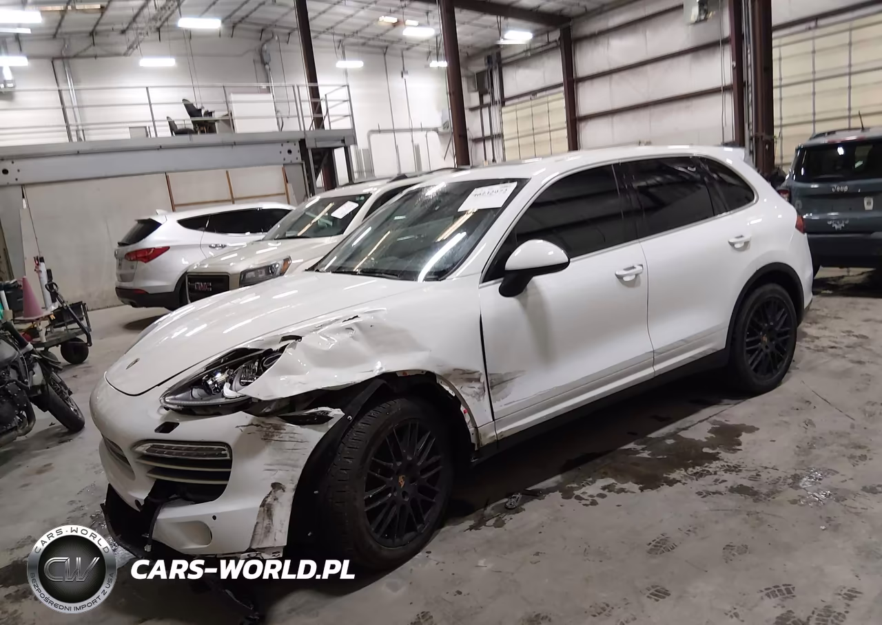 2014 Porsche Cayenne Platinum Edition VIN:WP1AA2A24ELA07213 - 2