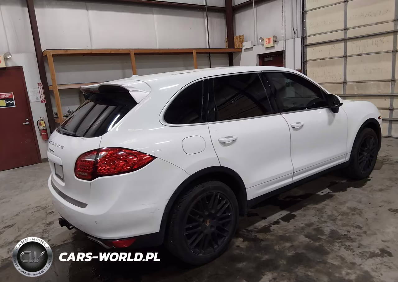 2014 Porsche Cayenne Platinum Edition VIN:WP1AA2A24ELA07213 - 4