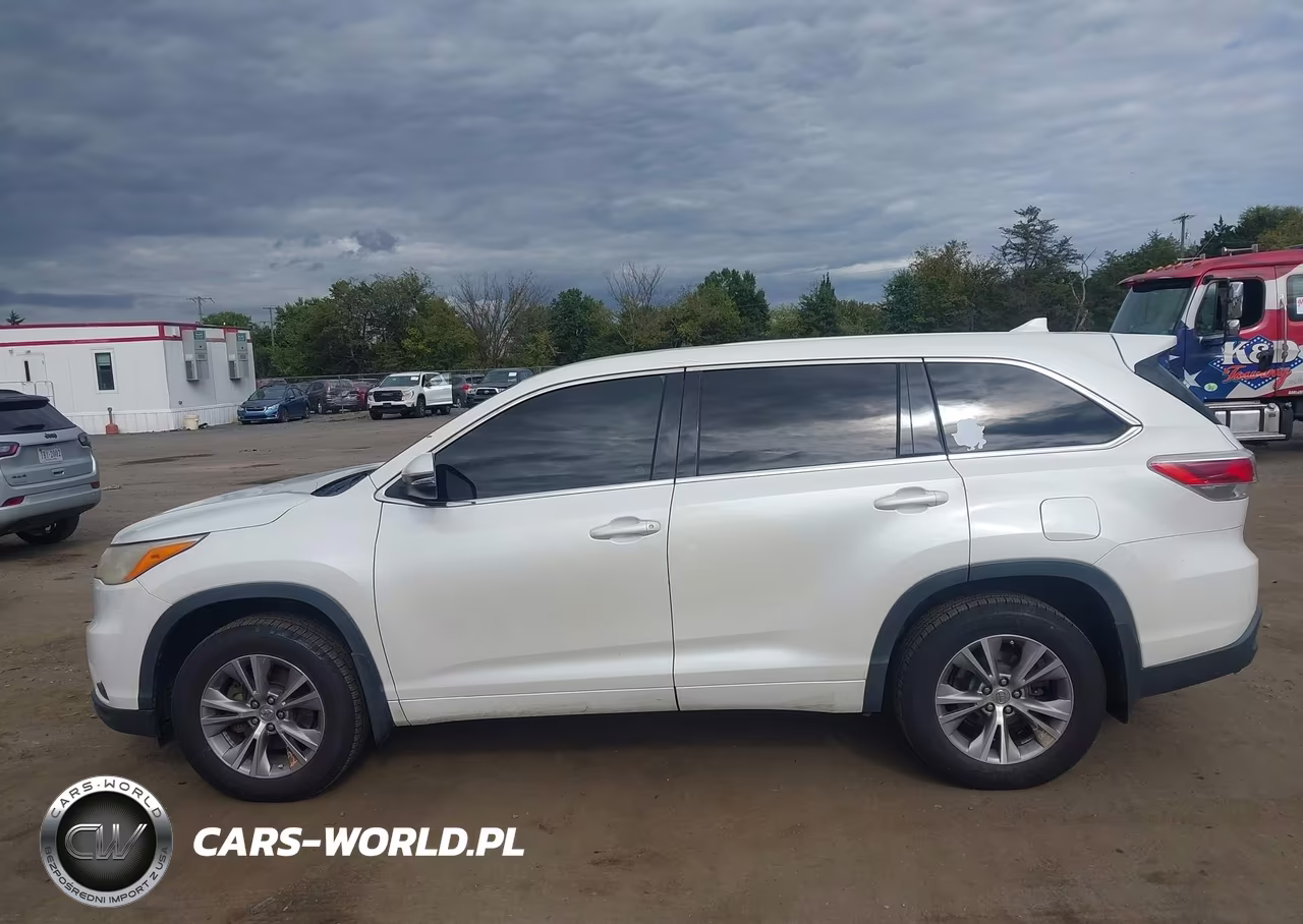 2014 Toyota Highlander Le Plus V6 VIN:5TDBKRFH7ES043629 - 15
