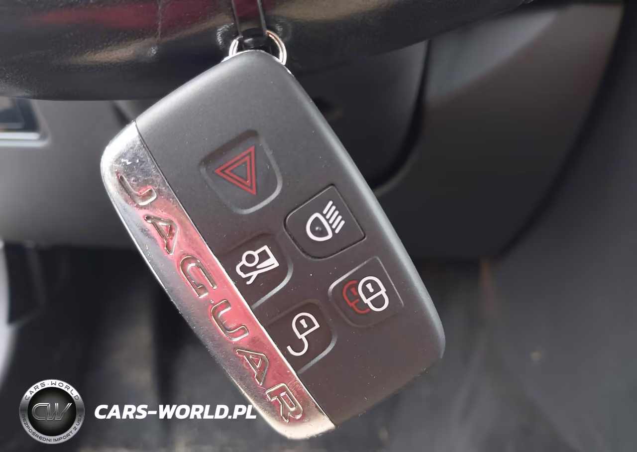 2017 Jaguar Xe 35T Premium VIN:SAJAJ4BV1HCP10697 - 11