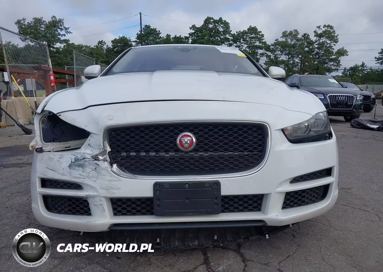 2017 Jaguar Xe 35T Premium VIN:SAJAJ4BV1HCP10697 - 13