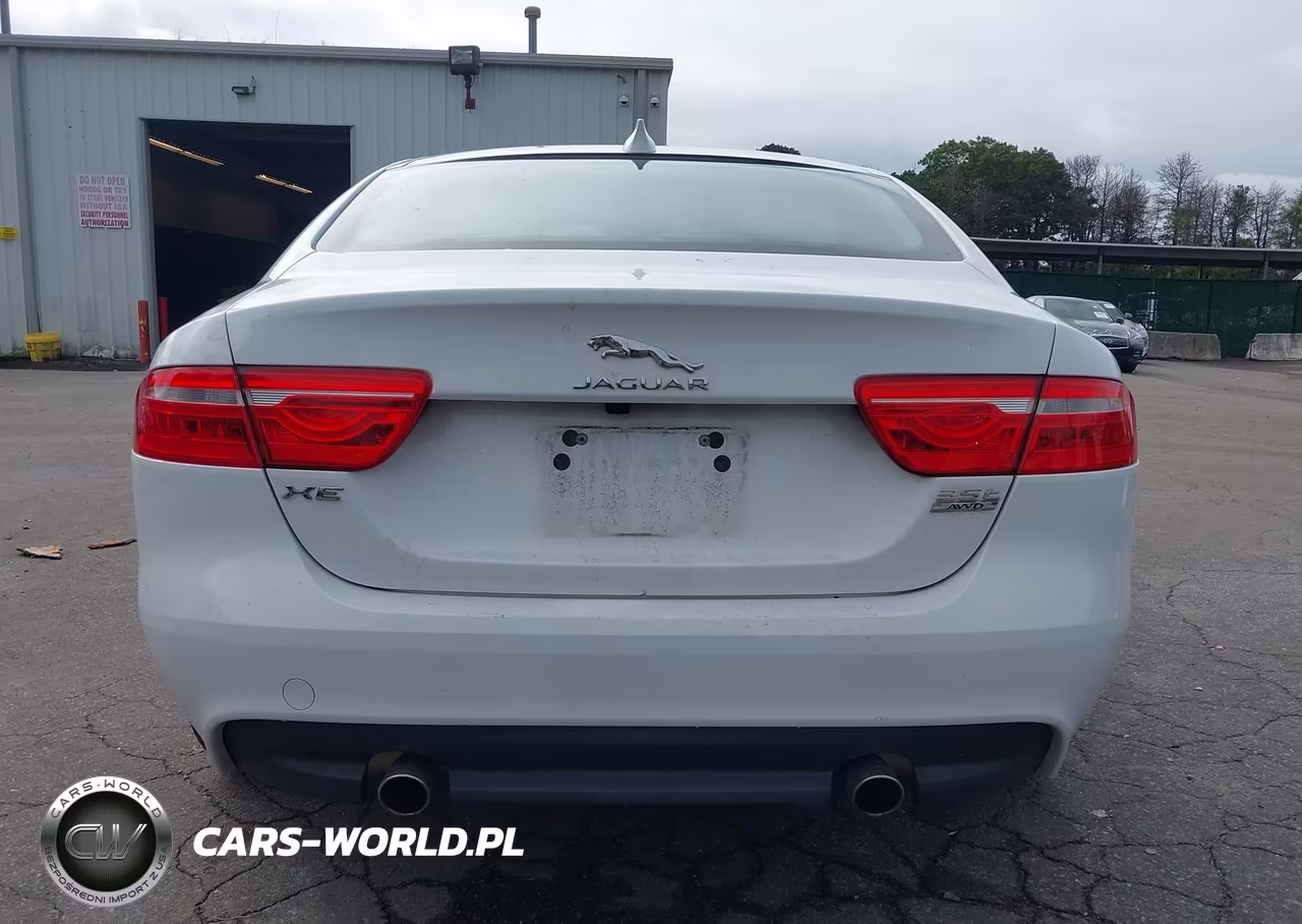 2017 Jaguar Xe 35T Premium VIN:SAJAJ4BV1HCP10697 - 17