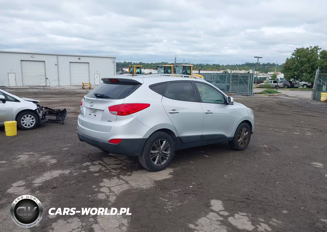 2015 Hyundai Tucson Se VIN:KM8JUCAG8FU043553 - 4