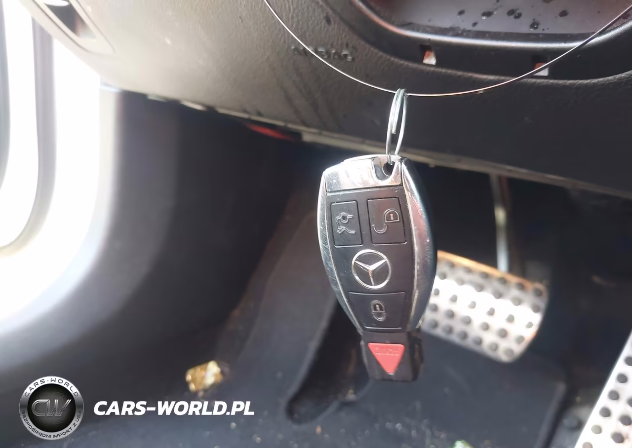 2015 Mercedes-Benz C 300 Sport 4Matic VIN:55SWF4KB6FU007896 - 11