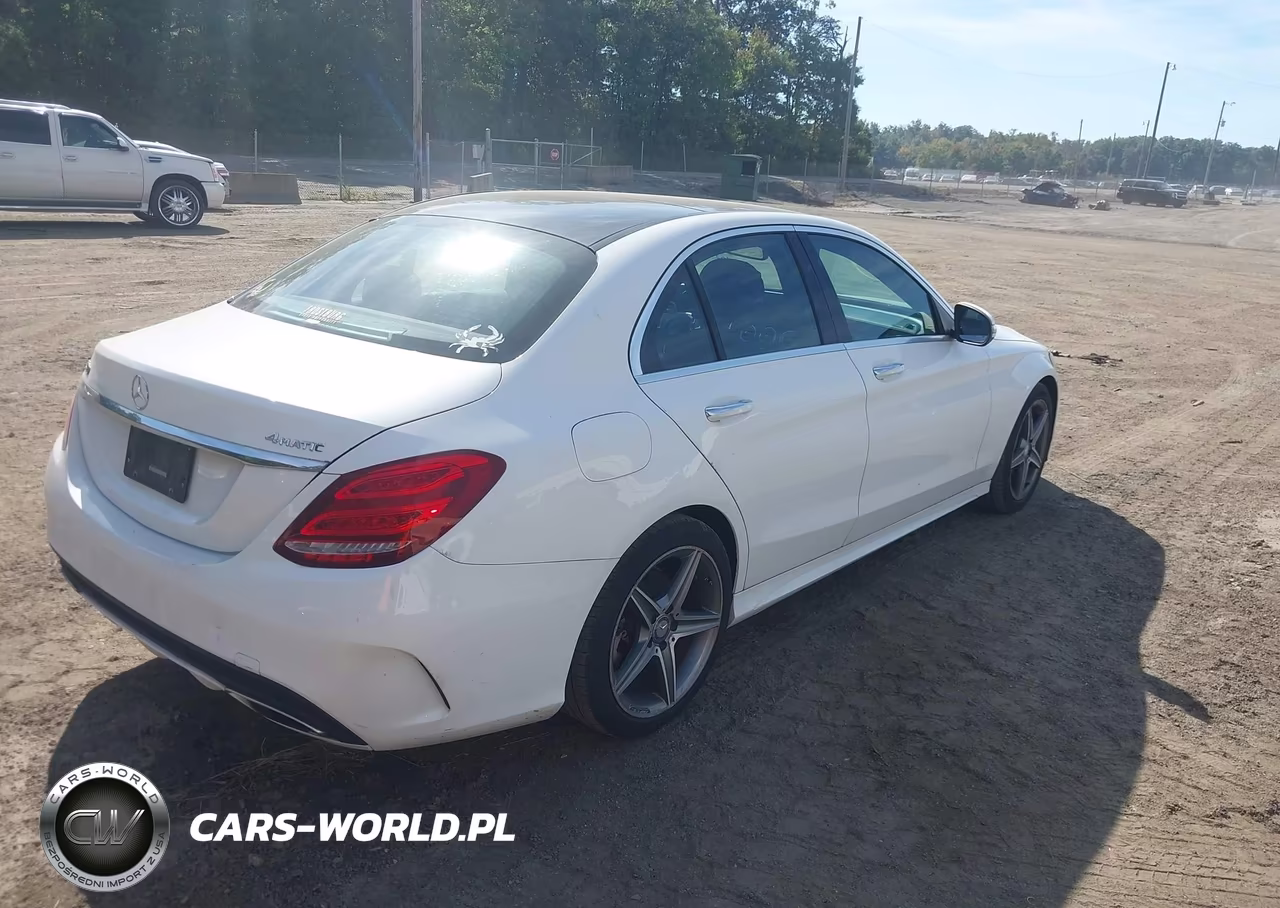 2015 Mercedes-Benz C 300 Sport 4Matic VIN:55SWF4KB6FU007896 - 4