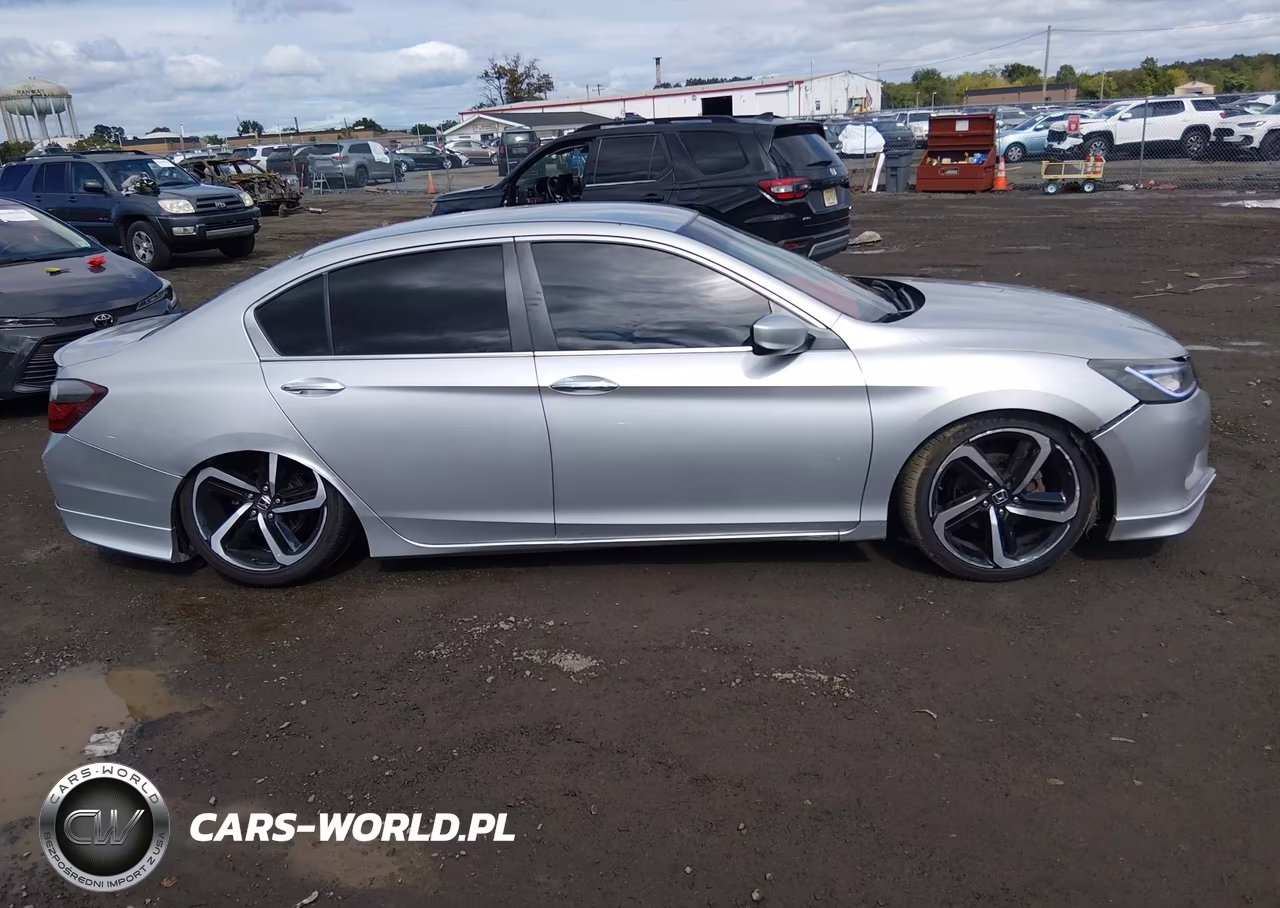 2013 Honda Accord Sport VIN:1HGCR2F59DA207635 - 13