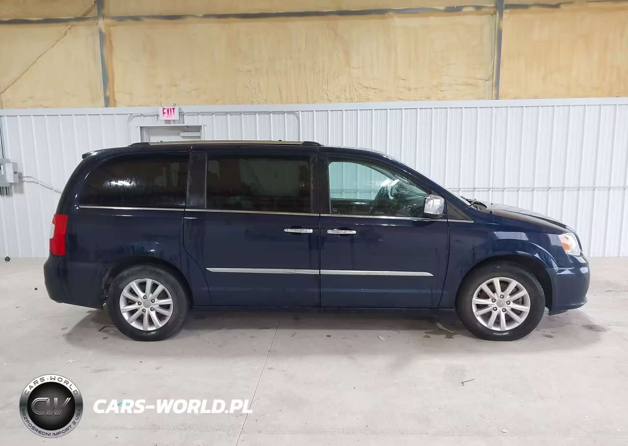 2016 Chrysler Town & Country Limited Platinum VIN:2C4RC1GG3GR151132 - 13