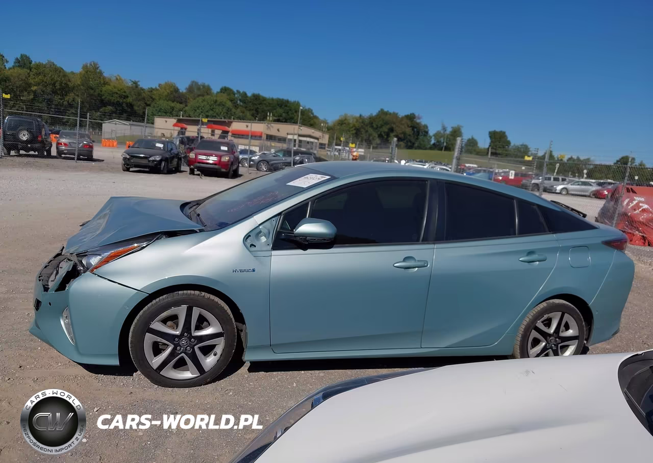 2017 Toyota Prius Three Touring VIN:JTDKARFU8H3544633 - 14