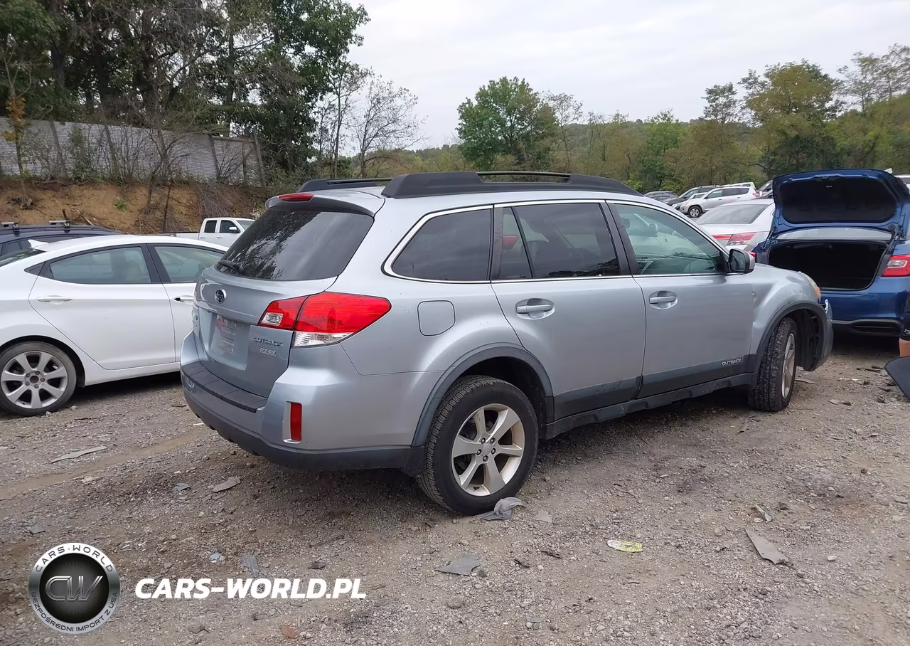 2013 Subaru Outback 2.5I Premium VIN:4S4BRBGC3D3314056 - 4