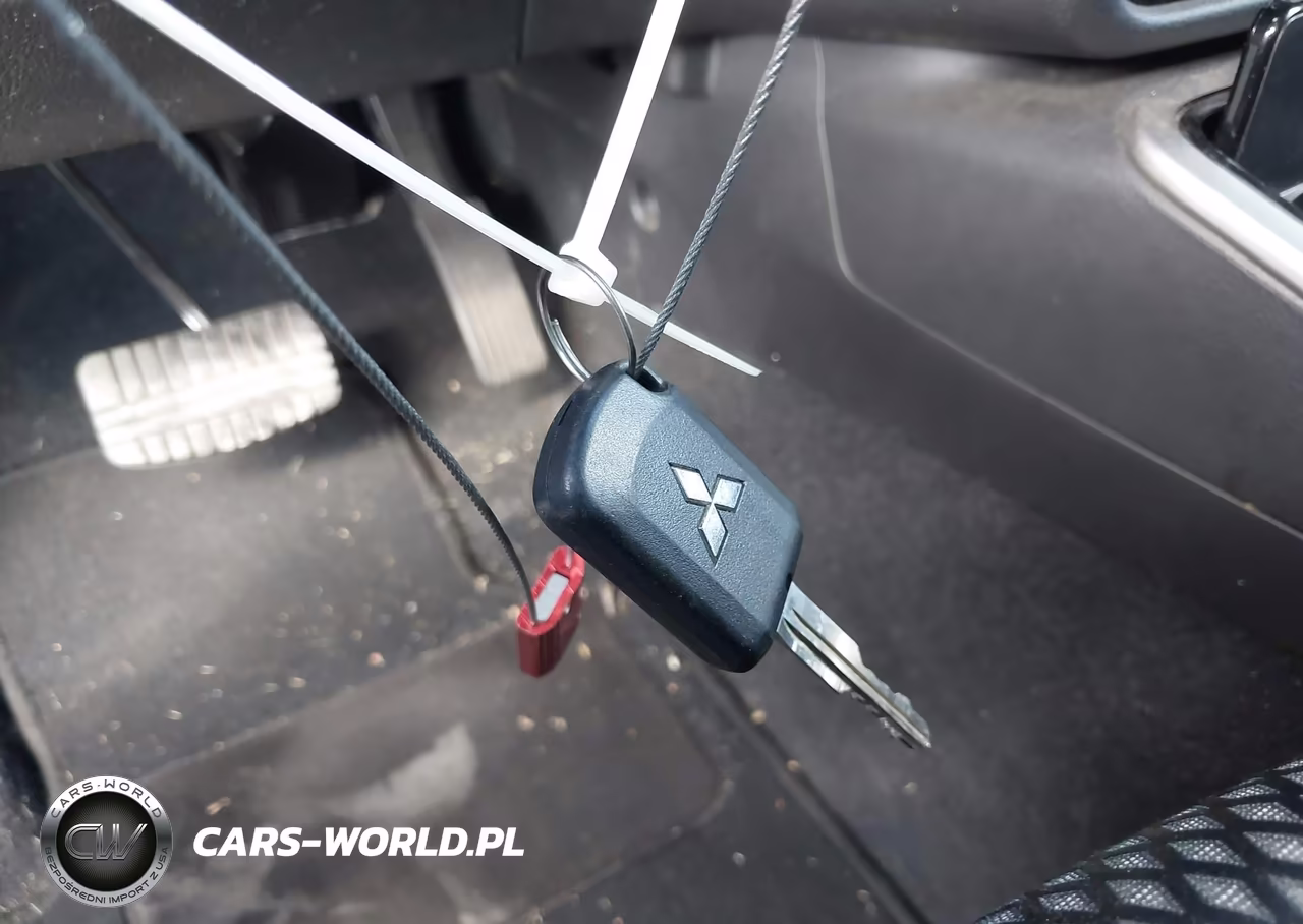 2018 Mitsubishi Outlander Es VIN:JA4AD2A35JZ052552 - 11
