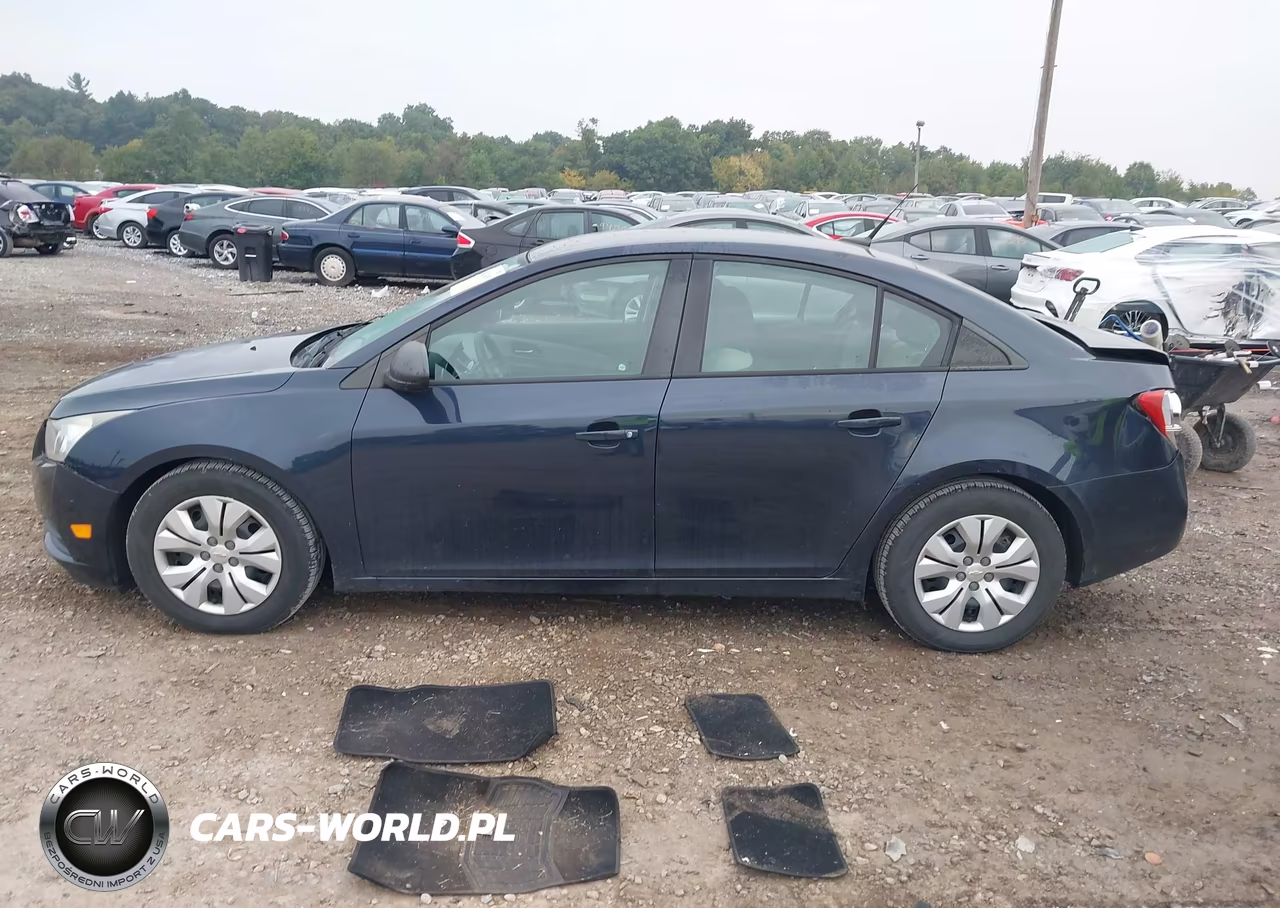2014 Chevrolet Cruze Ls Auto VIN:1G1PA5SG4E7240677 - 14