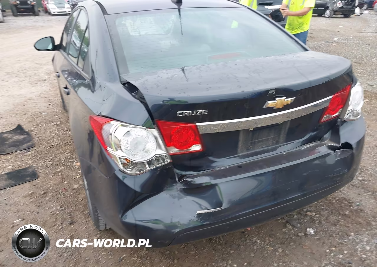2014 Chevrolet Cruze Ls Auto VIN:1G1PA5SG4E7240677 - 6