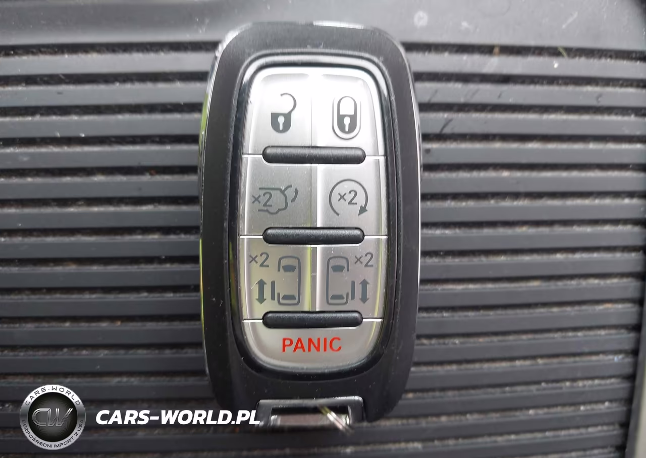 2023 Chrysler Pacifica Limited VIN:2C4RC1GG2PR512320 - 11