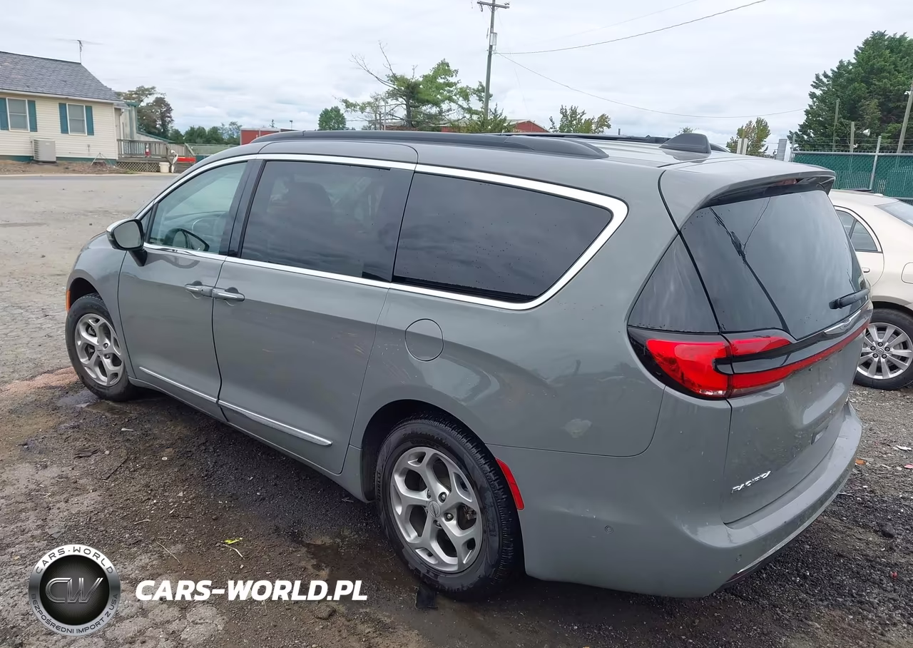 2023 Chrysler Pacifica Limited VIN:2C4RC1GG2PR512320 - 3