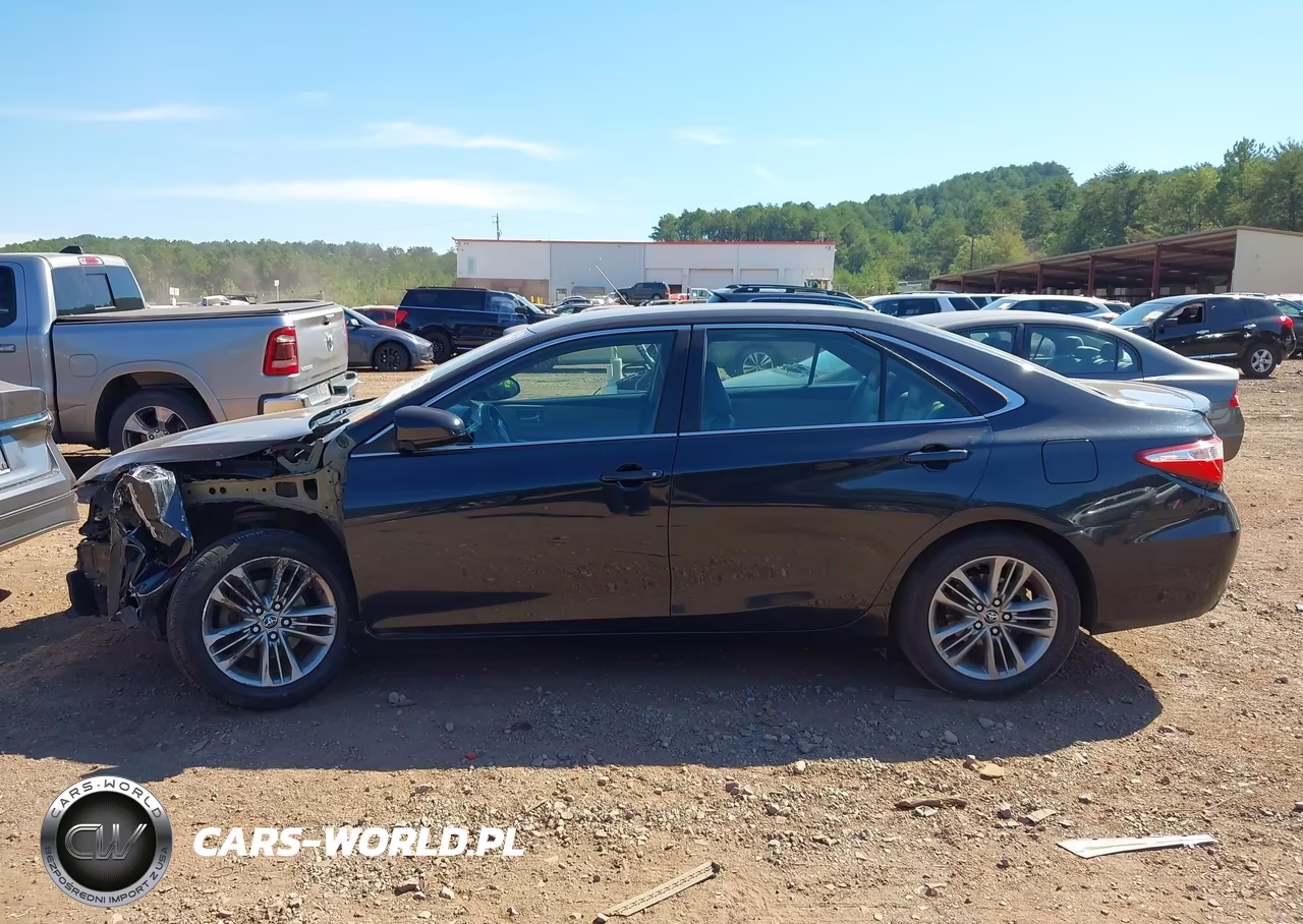 2015 Toyota Camry Se VIN:4T1BF1FK9FU995624 - 15