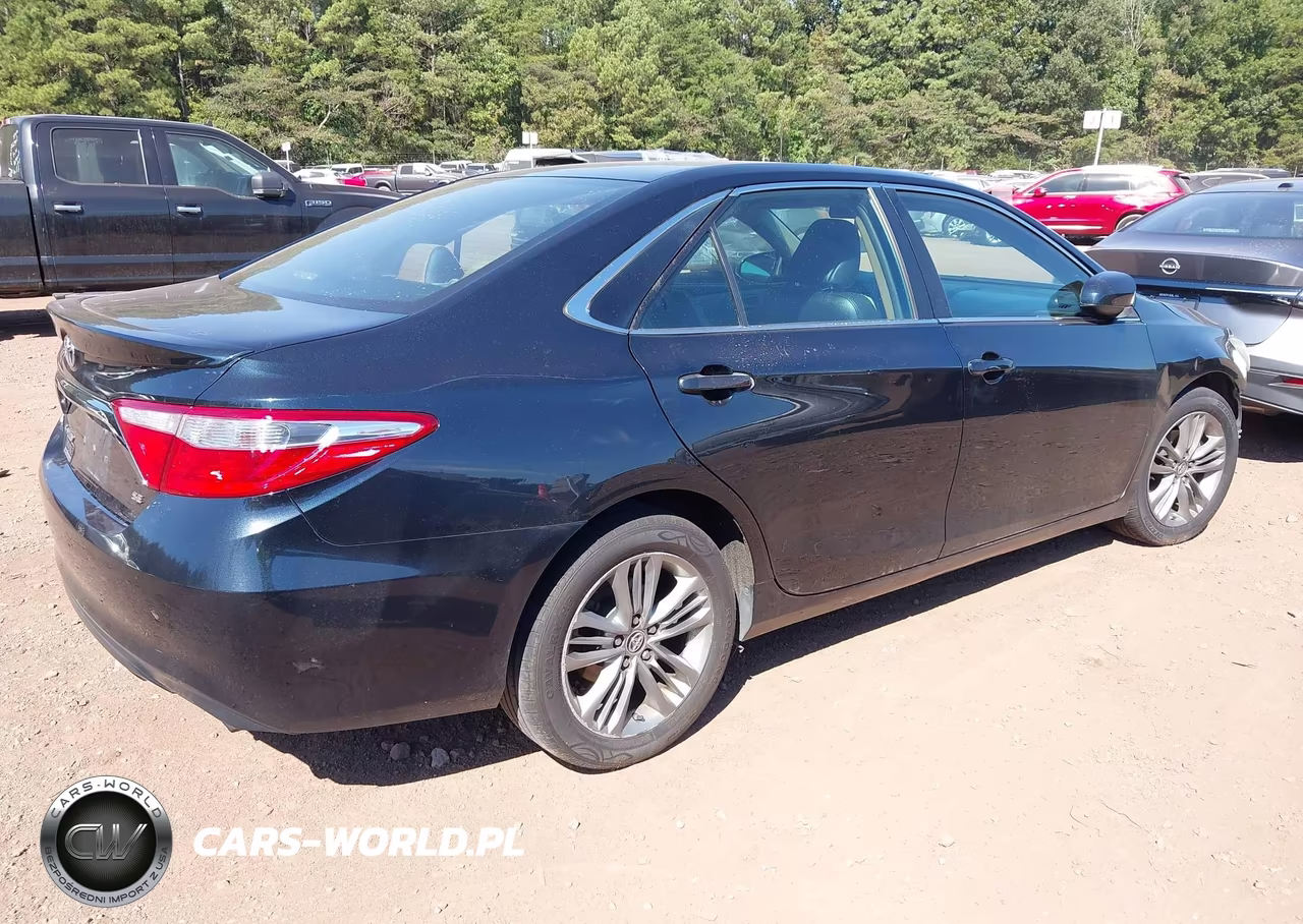2015 Toyota Camry Se VIN:4T1BF1FK9FU995624 - 4