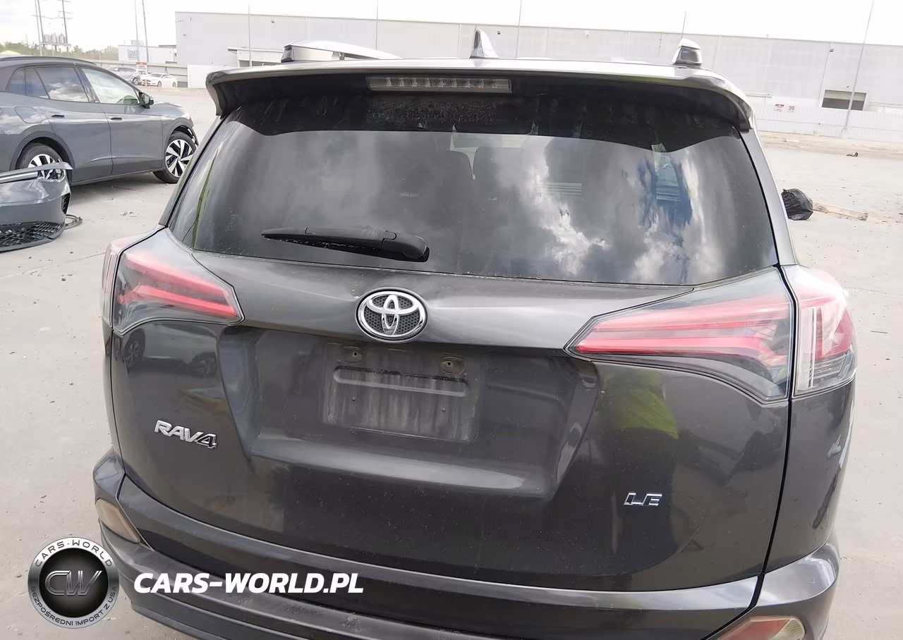 2018 Toyota Rav4 Le VIN:JTMZFREV1JJ161502 - 16