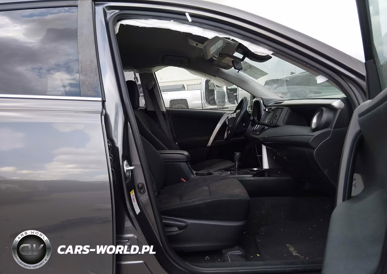 2018 Toyota Rav4 Le VIN:JTMZFREV1JJ161502 - 5