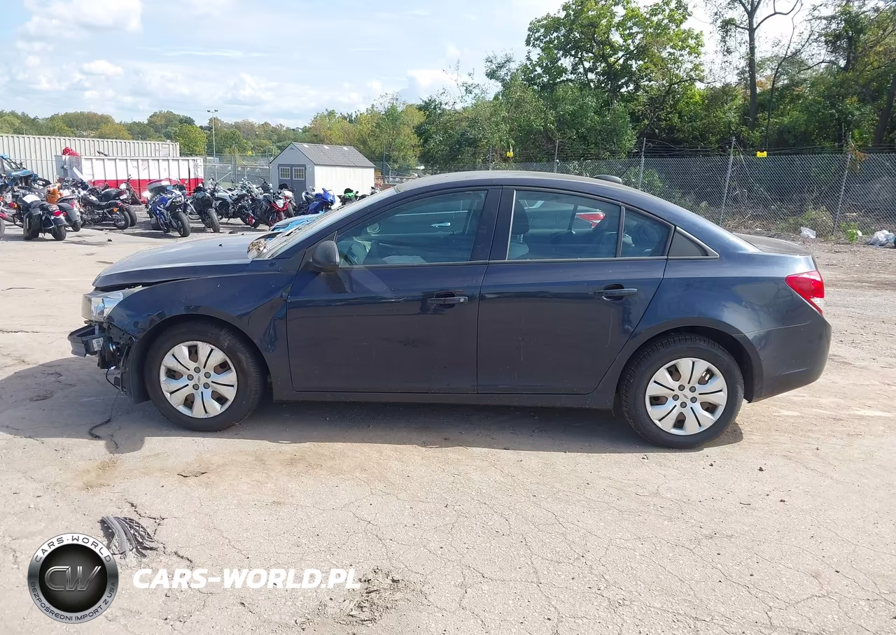 2015 Chevrolet Cruze Ls Auto VIN:1G1PA5SG4F7228661 - 14