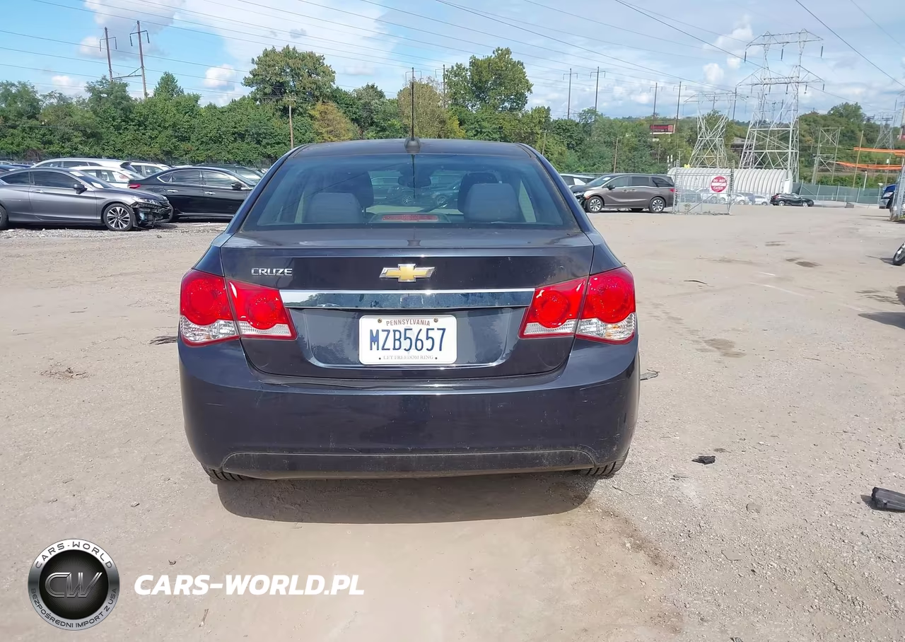 2015 Chevrolet Cruze Ls Auto VIN:1G1PA5SG4F7228661 - 16
