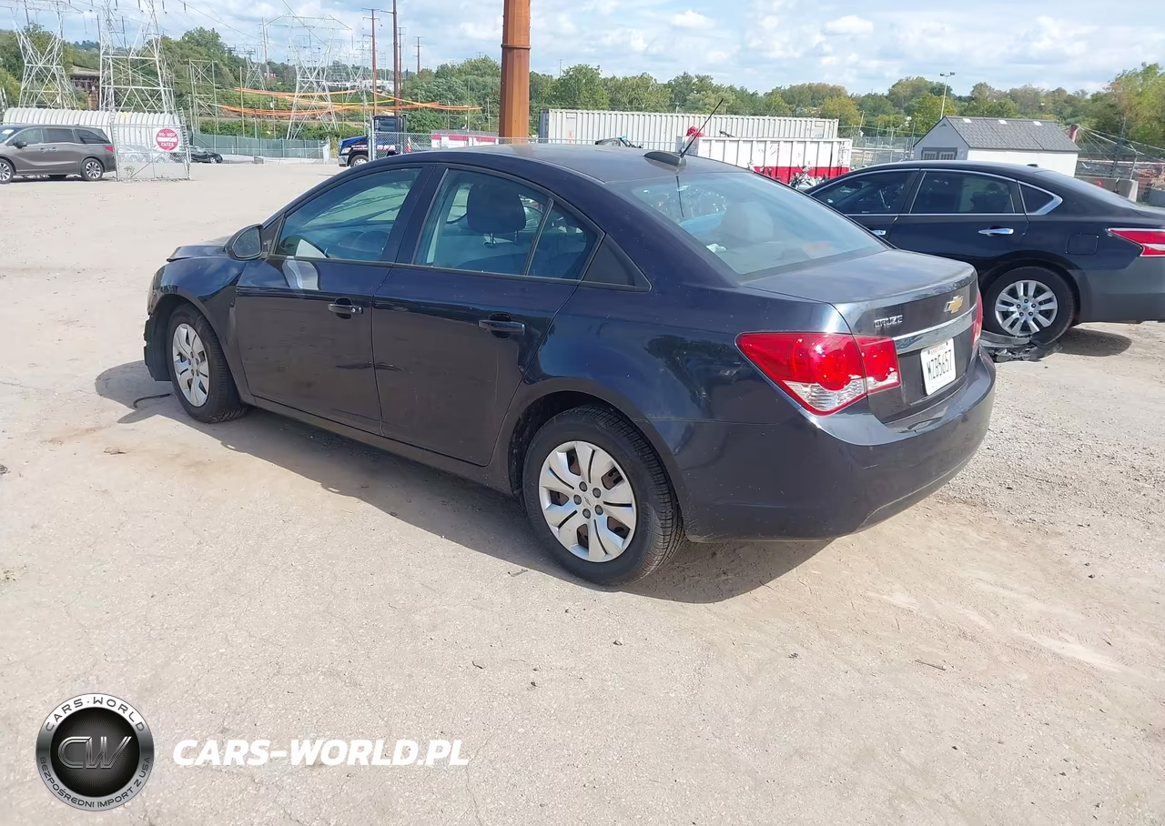 2015 Chevrolet Cruze Ls Auto VIN:1G1PA5SG4F7228661 - 3