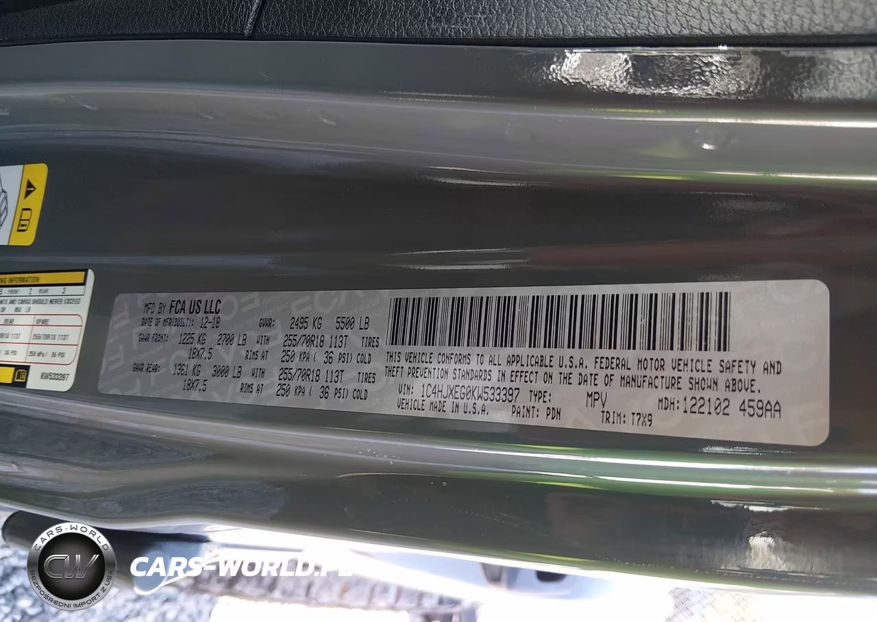 2019 Jeep Wrangler Unlimited Sahara 4X4 VIN:1C4HJXEG0KW533397 - 9