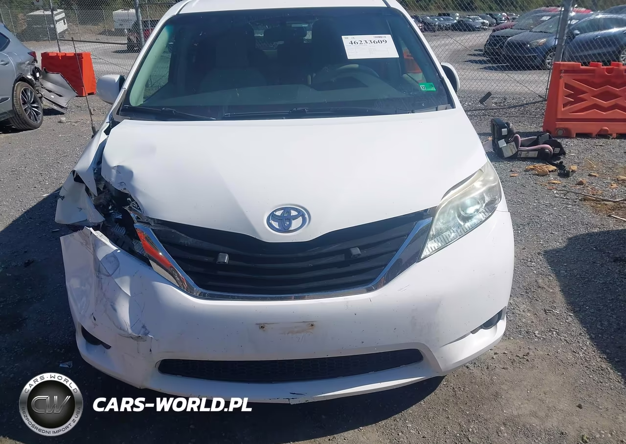 2011 Toyota Sienna Le V6 VIN:5TDKK3DC2BS069636 - 12