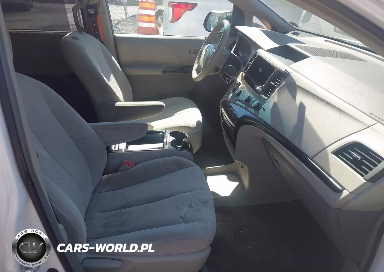 2011 Toyota Sienna Le V6 VIN:5TDKK3DC2BS069636 - 5