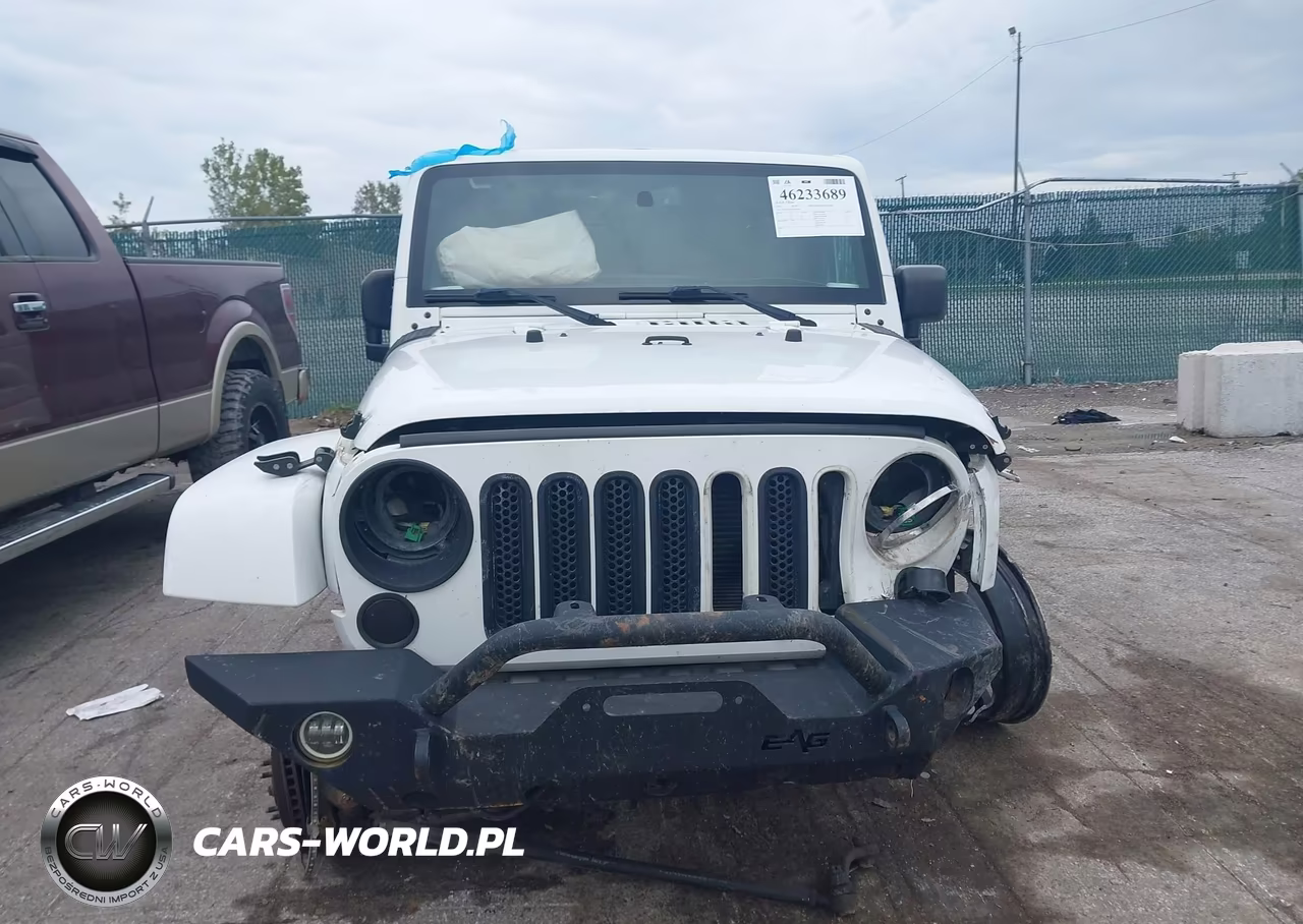 2015 Jeep Wrangler Unlimited Sahara VIN:1C4BJWEG9FL526505 - 12