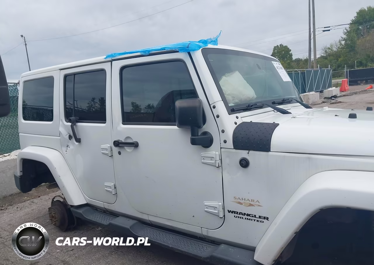 2015 Jeep Wrangler Unlimited Sahara VIN:1C4BJWEG9FL526505 - 13