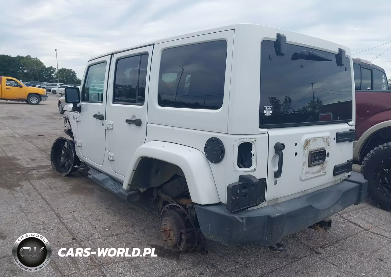 2015 Jeep Wrangler Unlimited Sahara VIN:1C4BJWEG9FL526505 - 3