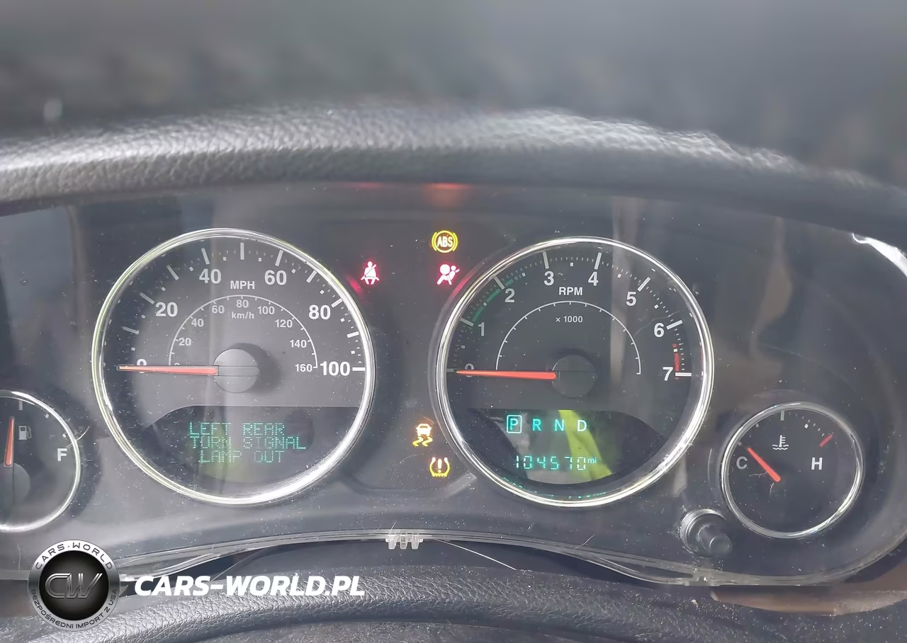 2015 Jeep Wrangler Unlimited Sahara VIN:1C4BJWEG9FL526505 - 7