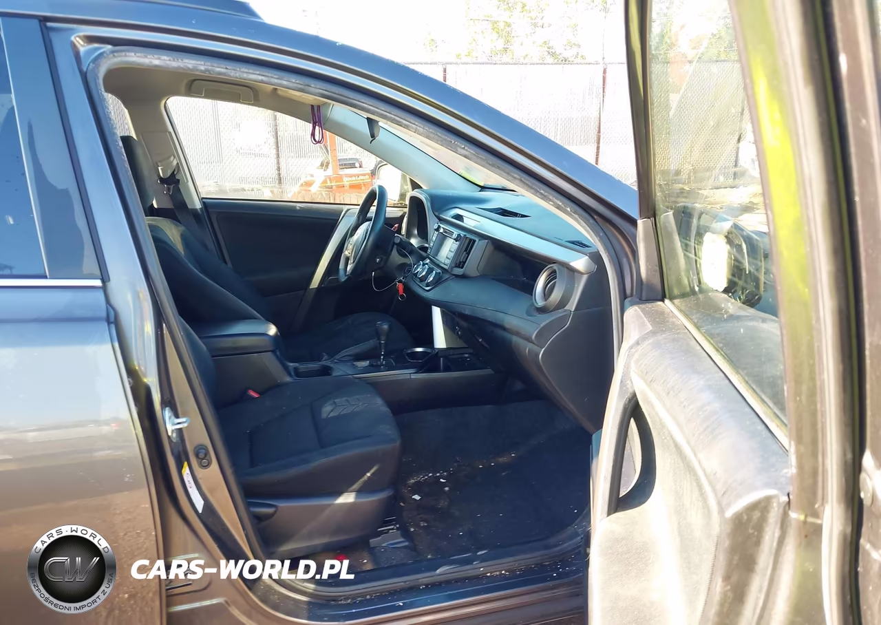 2017 Toyota Rav4 Le VIN:JTMBFREV1HJ703810 - 5
