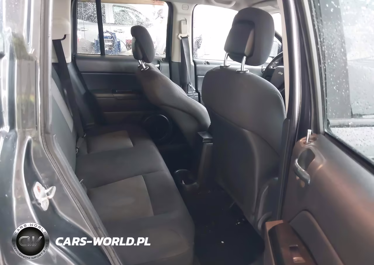 2010 Jeep Compass Sport VIN:1J4NF1FB9AD671688 - 8