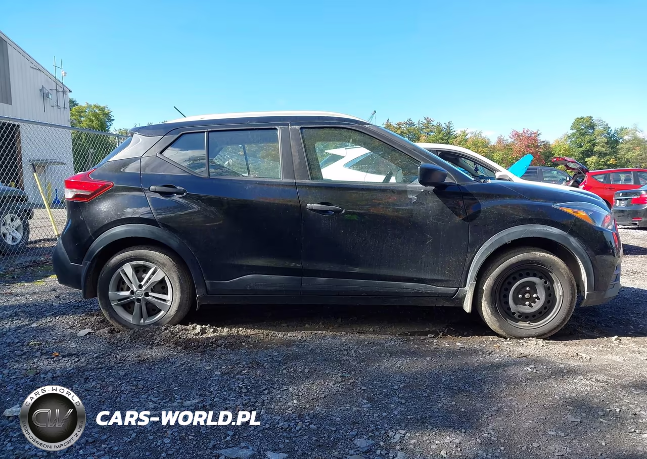 2019 Nissan Kicks S VIN:3N1CP5CU2KL522724 - 13