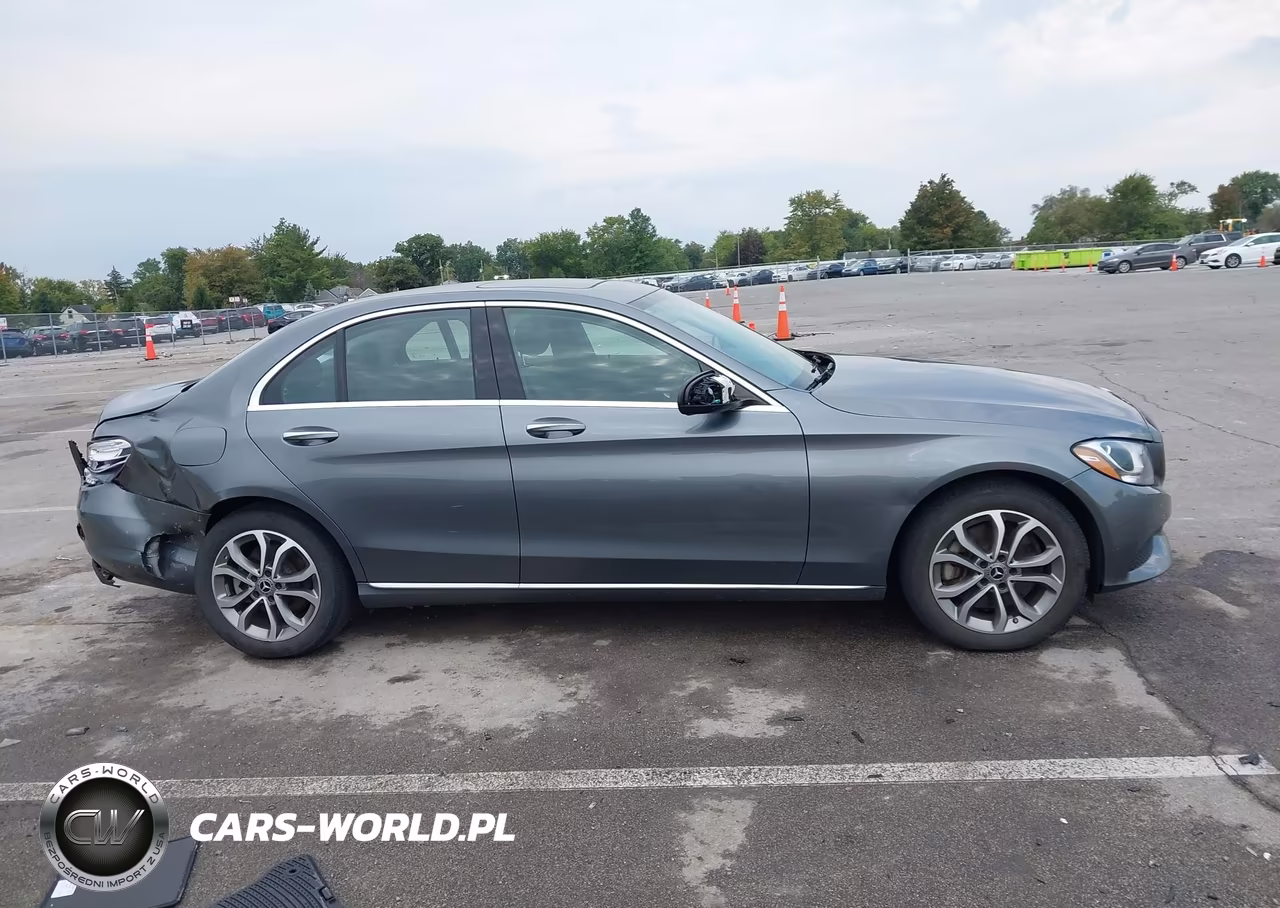 2018 Mercedes-Benz C 300 4Matic VIN:55SWF4KB3JU243284 - 13