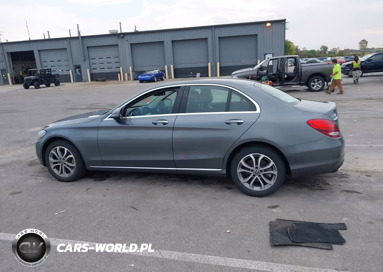 2018 Mercedes-Benz C 300 4Matic VIN:55SWF4KB3JU243284 - 14