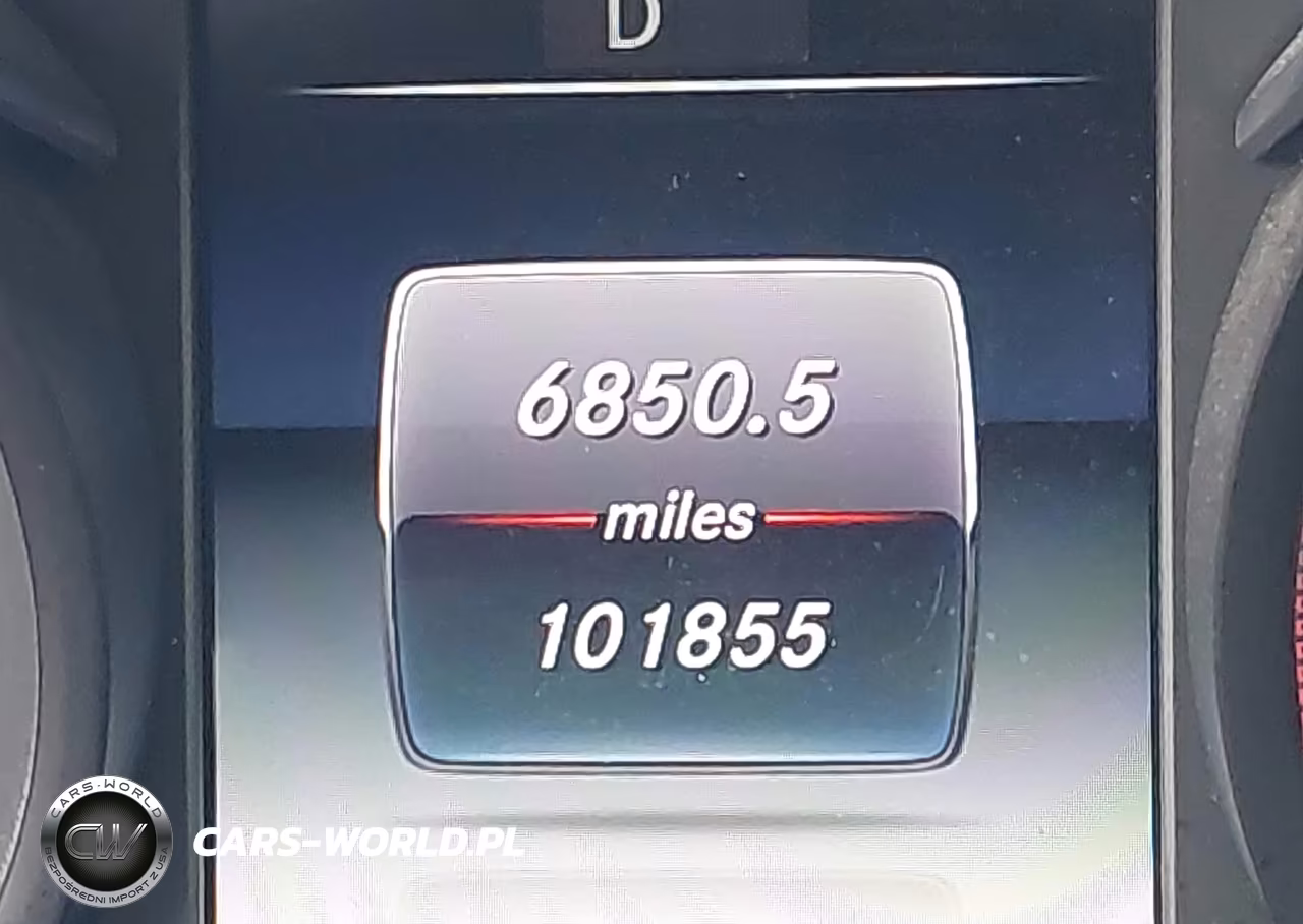 2018 Mercedes-Benz C 300 4Matic VIN:55SWF4KB3JU243284 - 15