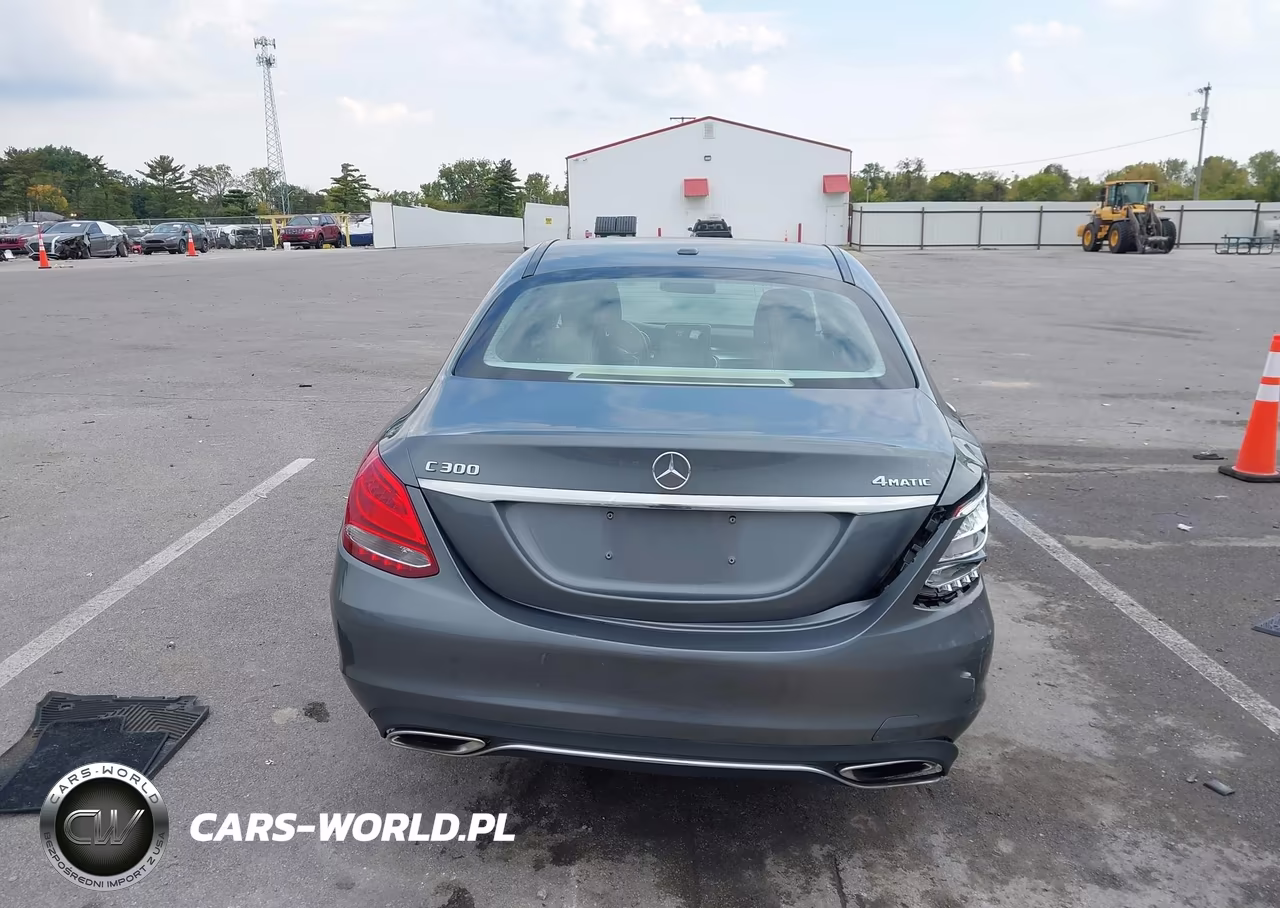 2018 Mercedes-Benz C 300 4Matic VIN:55SWF4KB3JU243284 - 16