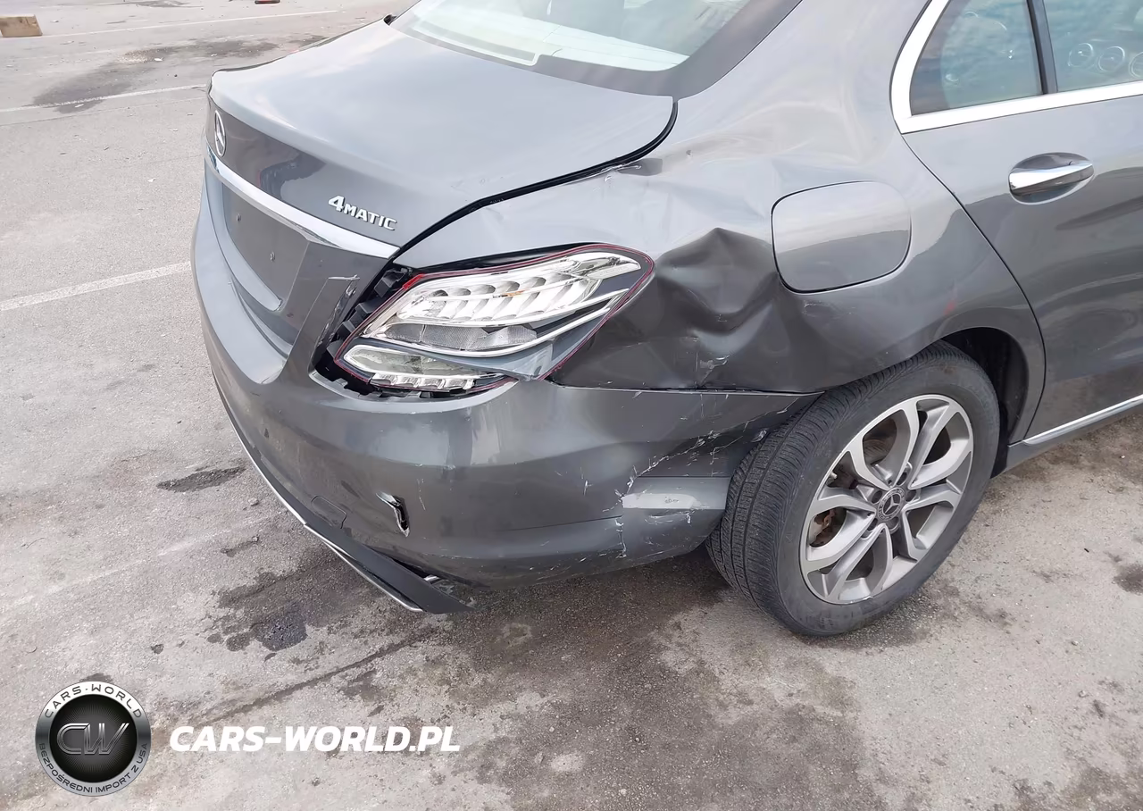 2018 Mercedes-Benz C 300 4Matic VIN:55SWF4KB3JU243284 - 6