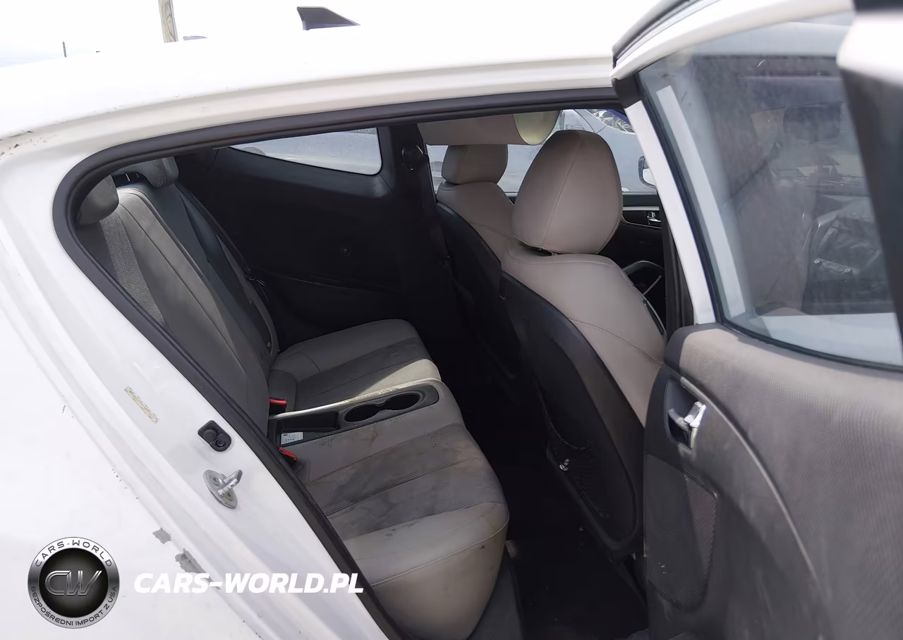2014 Hyundai Veloster Base W-Gray VIN:KMHTC6AD9EU215901 - 8