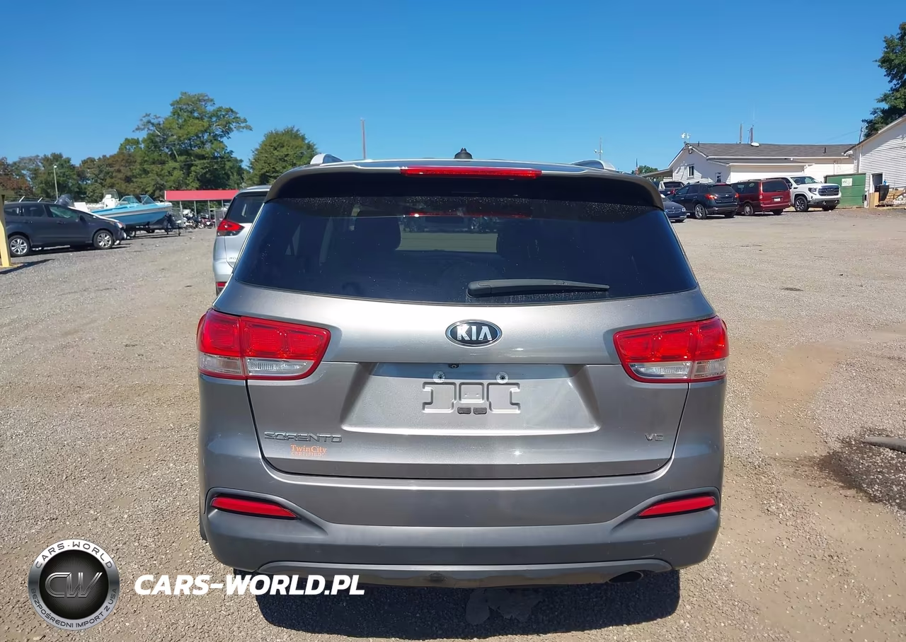 2016 Kia Sorento 3.3L Lx VIN:5XYPGDA56GG178589 - 16