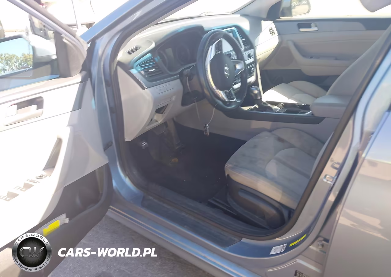 2018 Hyundai Sonata Hybrid Se VIN:KMHE24L32JA080244 - 18
