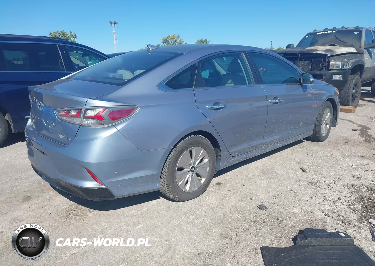 2018 Hyundai Sonata Hybrid Se VIN:KMHE24L32JA080244 - 4