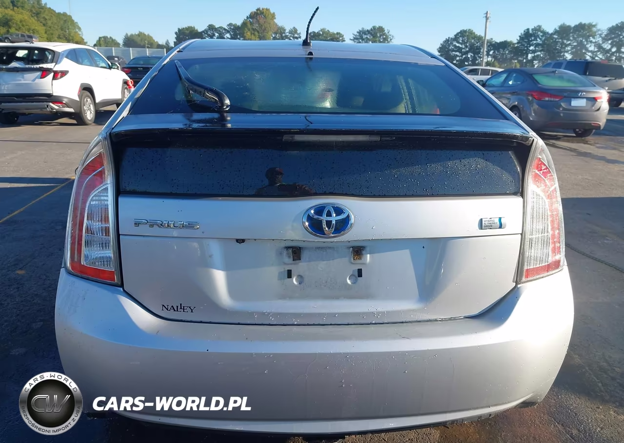 2015 Toyota Prius Two VIN:JTDKN3DU4F1896508 - 16