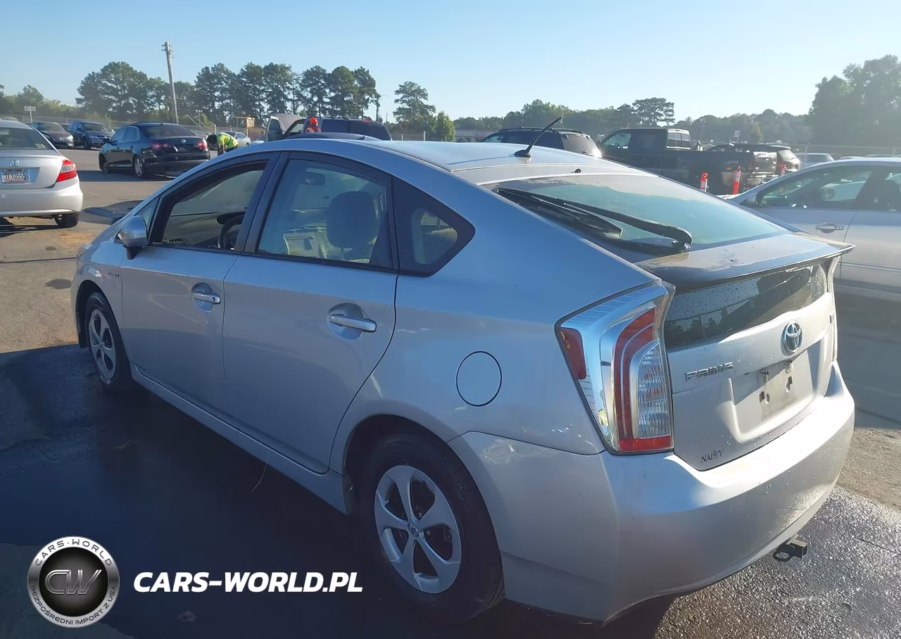 2015 Toyota Prius Two VIN:JTDKN3DU4F1896508 - 3