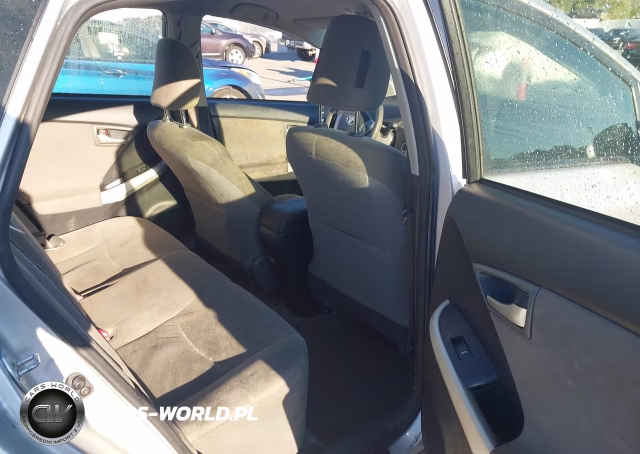 2015 Toyota Prius Two VIN:JTDKN3DU4F1896508 - 8
