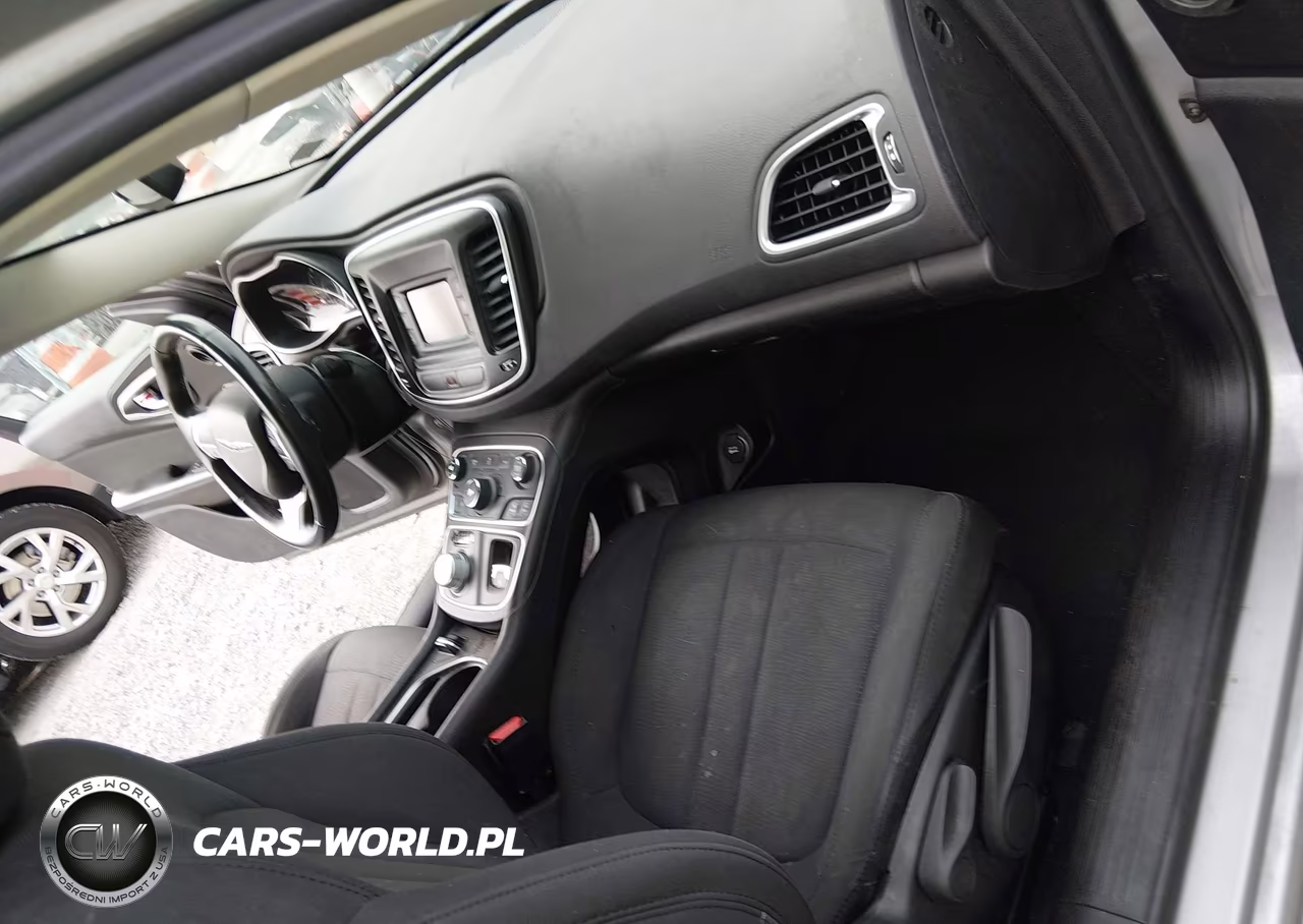 2016 Chrysler 200 Limited VIN:1C3CCCAB9GN121665 - 5