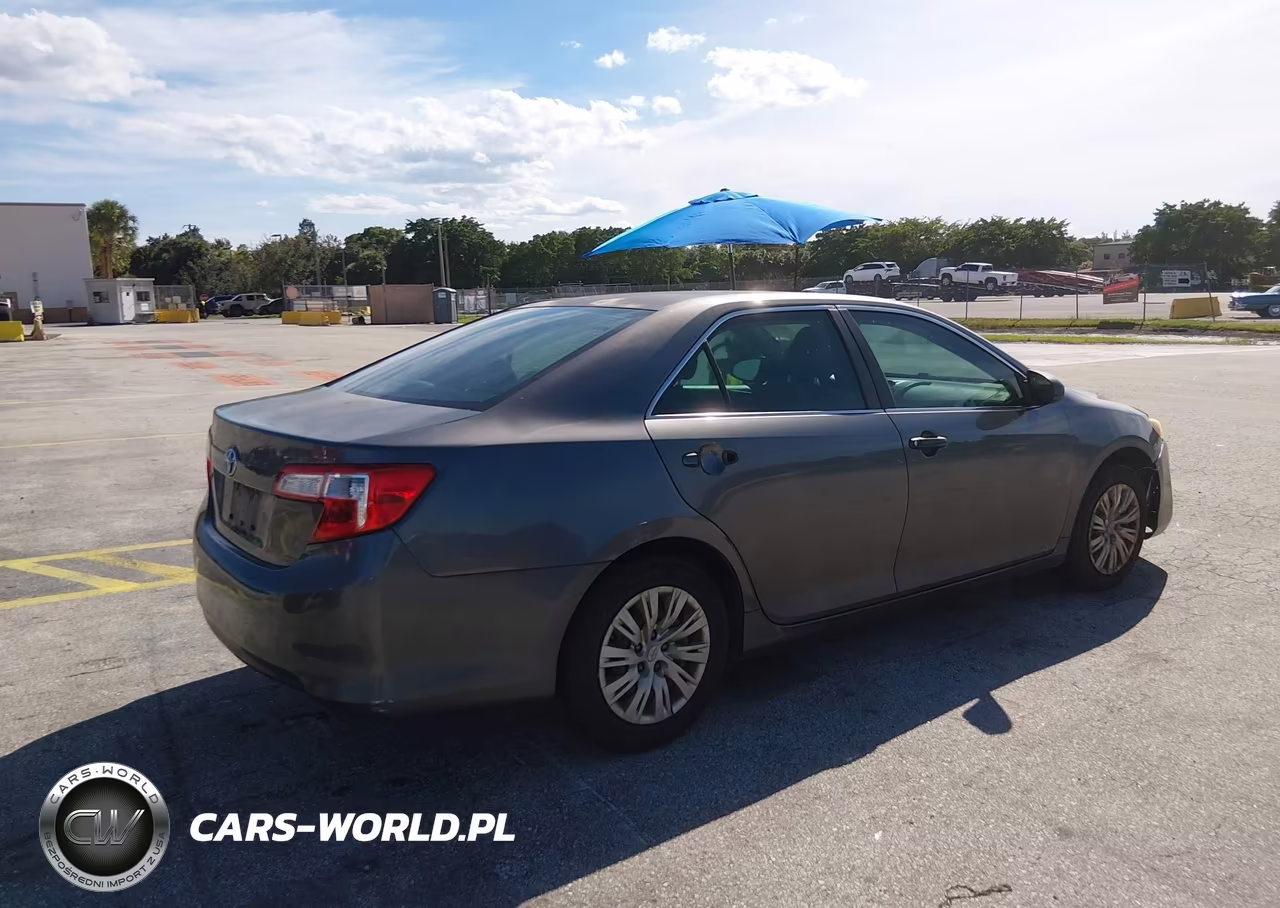 2013 Toyota Camry L VIN:4T1BF1FK2DU718634 - 4