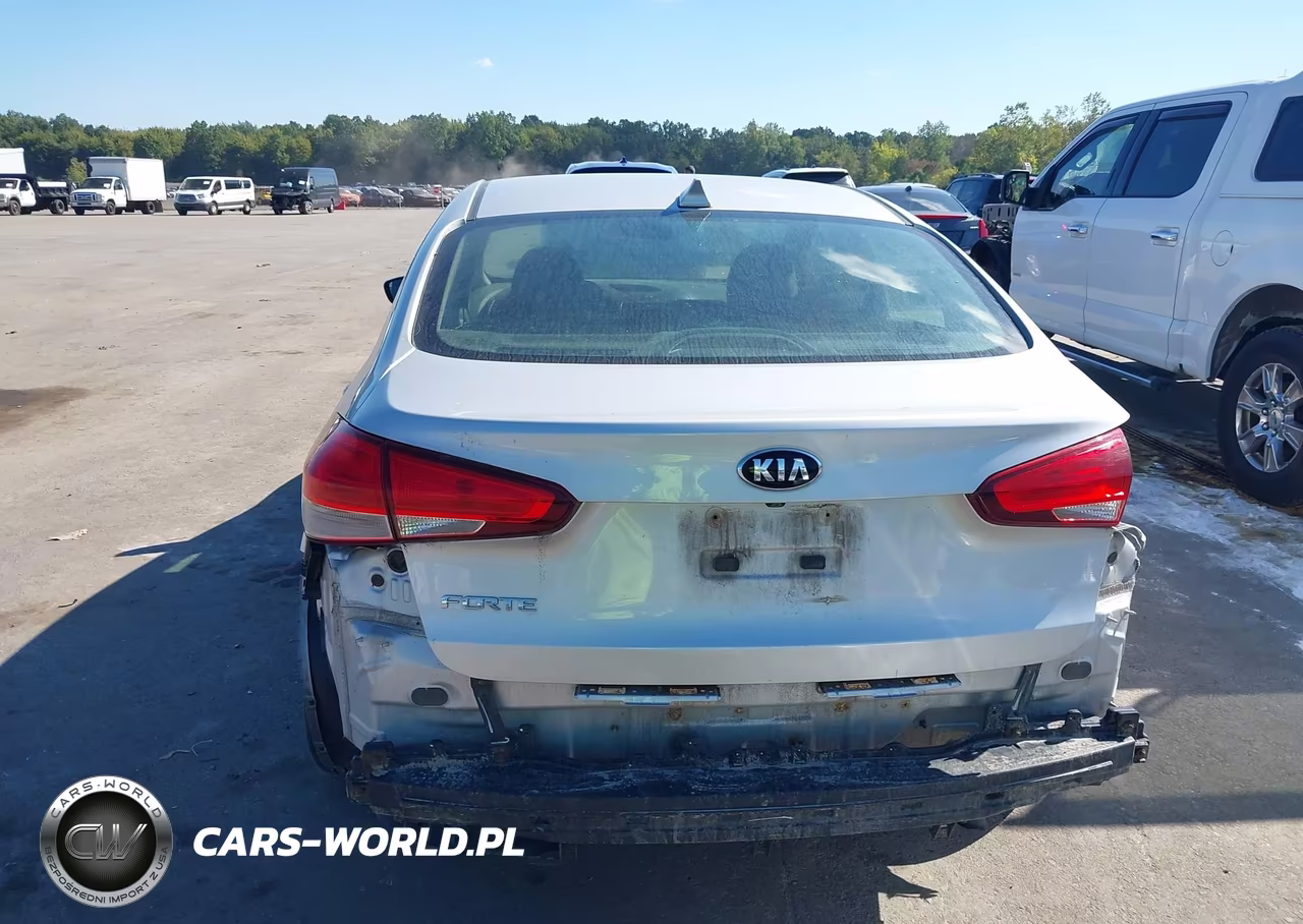 2018 Kia Forte Lx VIN:3KPFL4A72JE214291 - 17